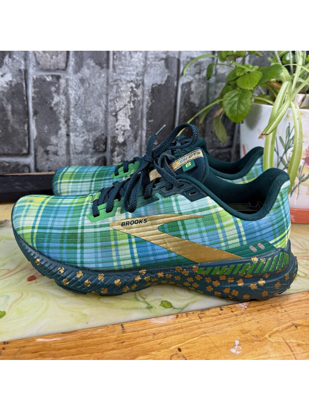 Brooks Launch GTS 8 Women’s Green/Blue Plaid Low Top Lace-Up Running 1203461B326